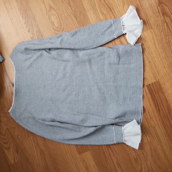 Loft shirt, long sleeve, beautiful cuffs, black/ white thin stripes - Picture 7 of 10